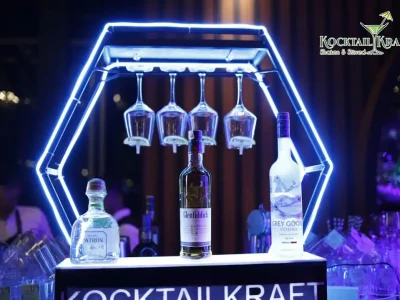 Shaken or stirred Elevate your evening with the finest selection. Join us at KocktailKraft and